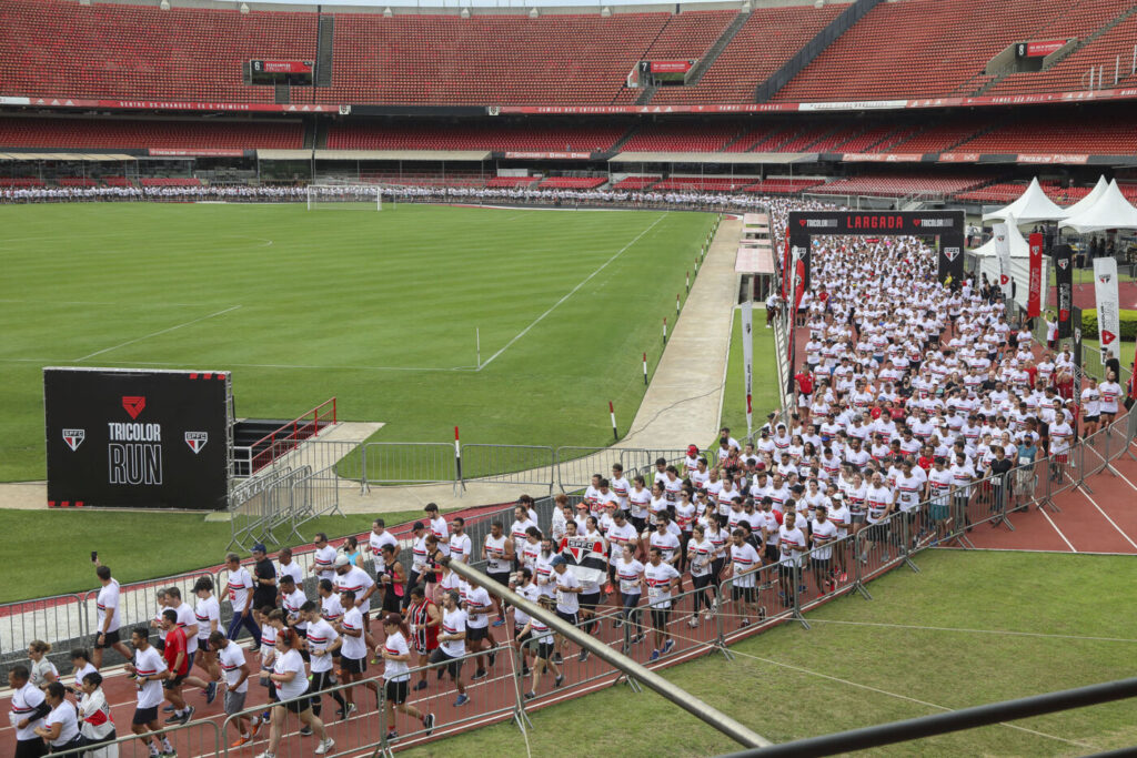 Corridas de Times: Como Clubes de Futebol Mobilizam Torcedores em Prol do Esporte